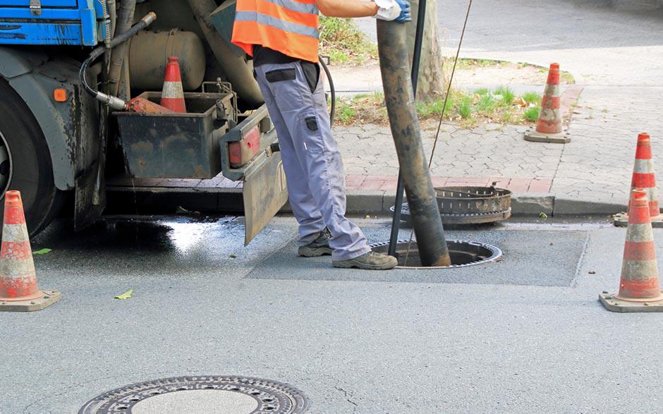 déboucher une canalisation wc Égly